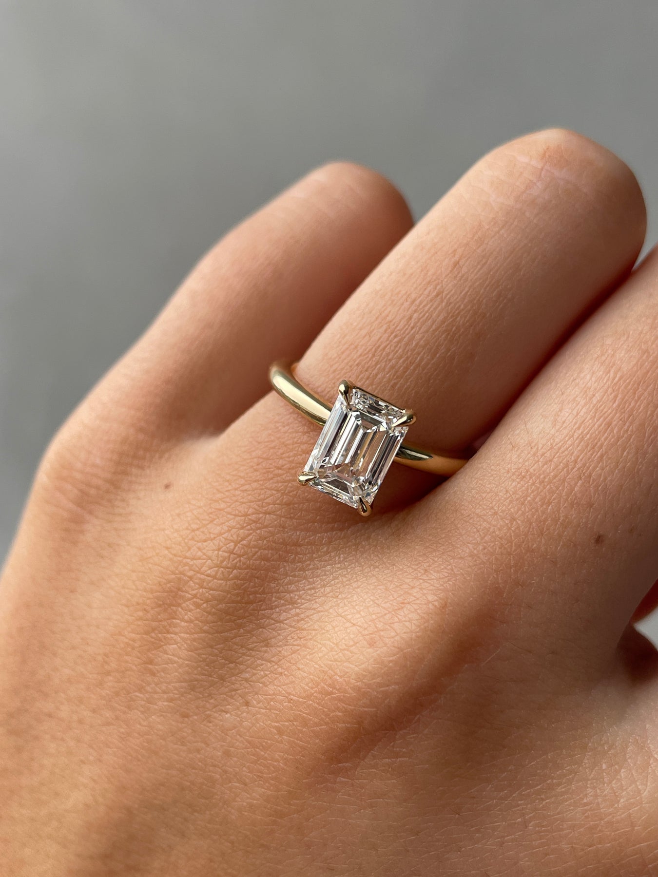 2.0Ct Emerald Cut Lab Grown Diamond Engagement Rings for Women