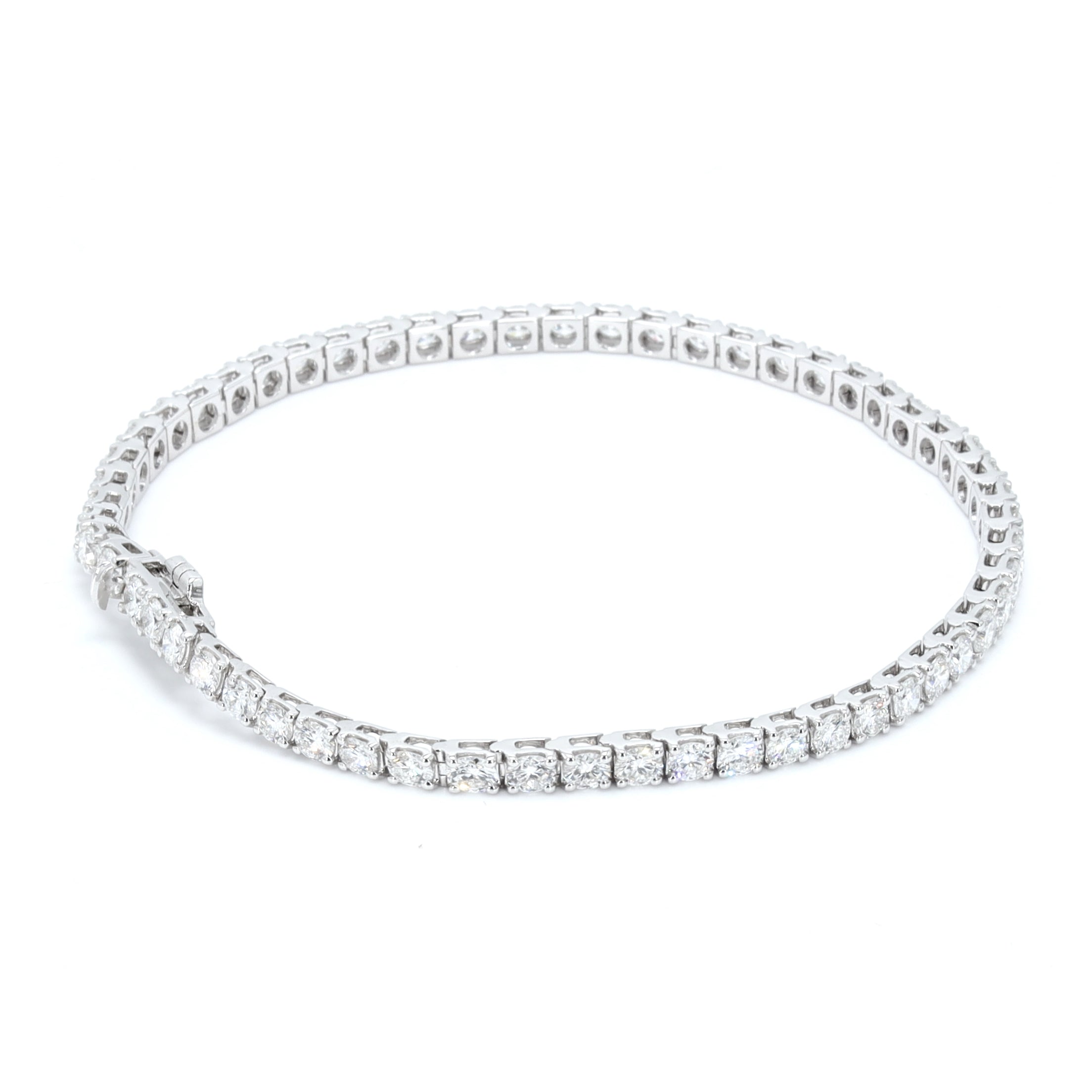 Round Diamond Tennis Bracelets For Women Crafted in 14K Gold