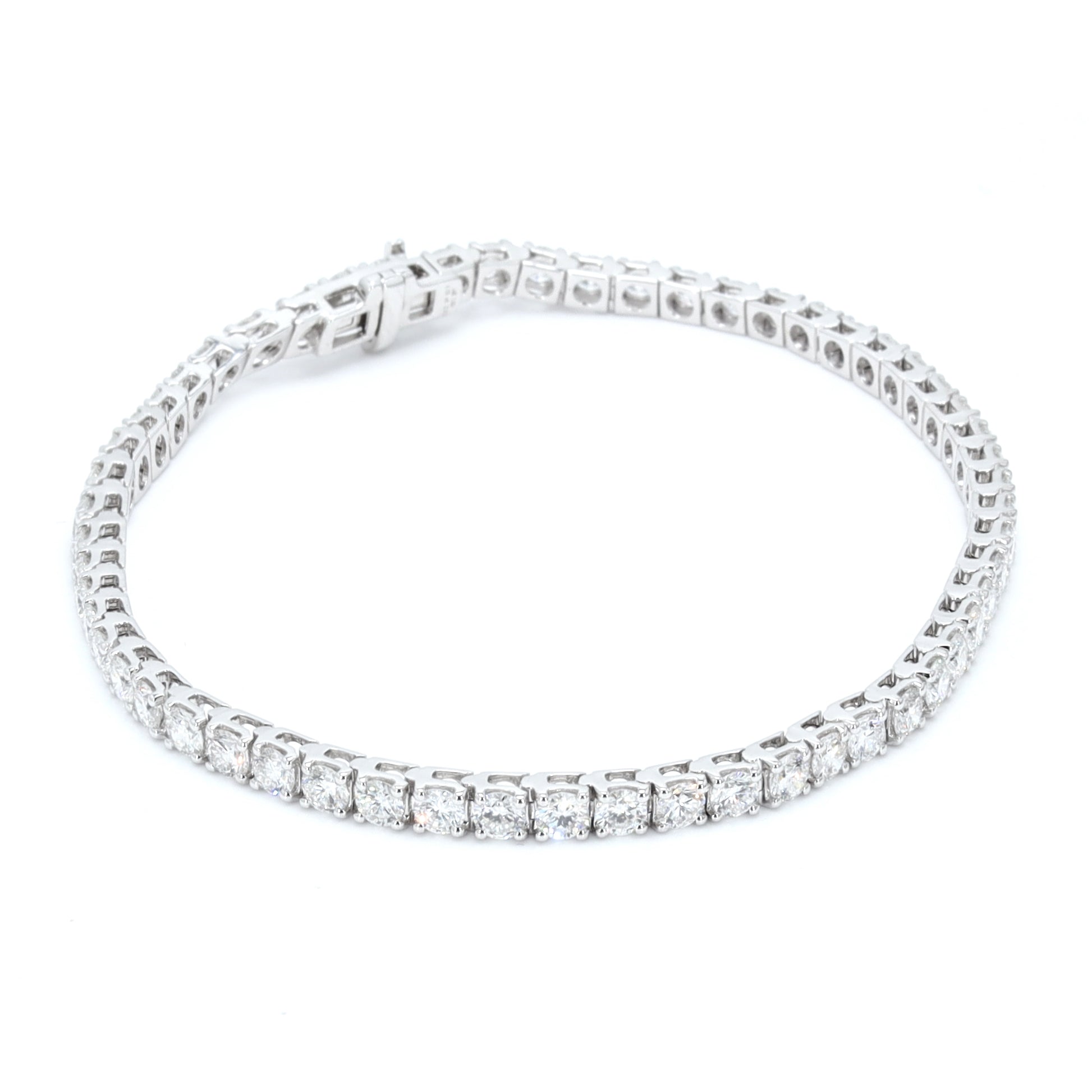 Round Diamond Tennis Bracelets For Women Crafted in 14K Gold